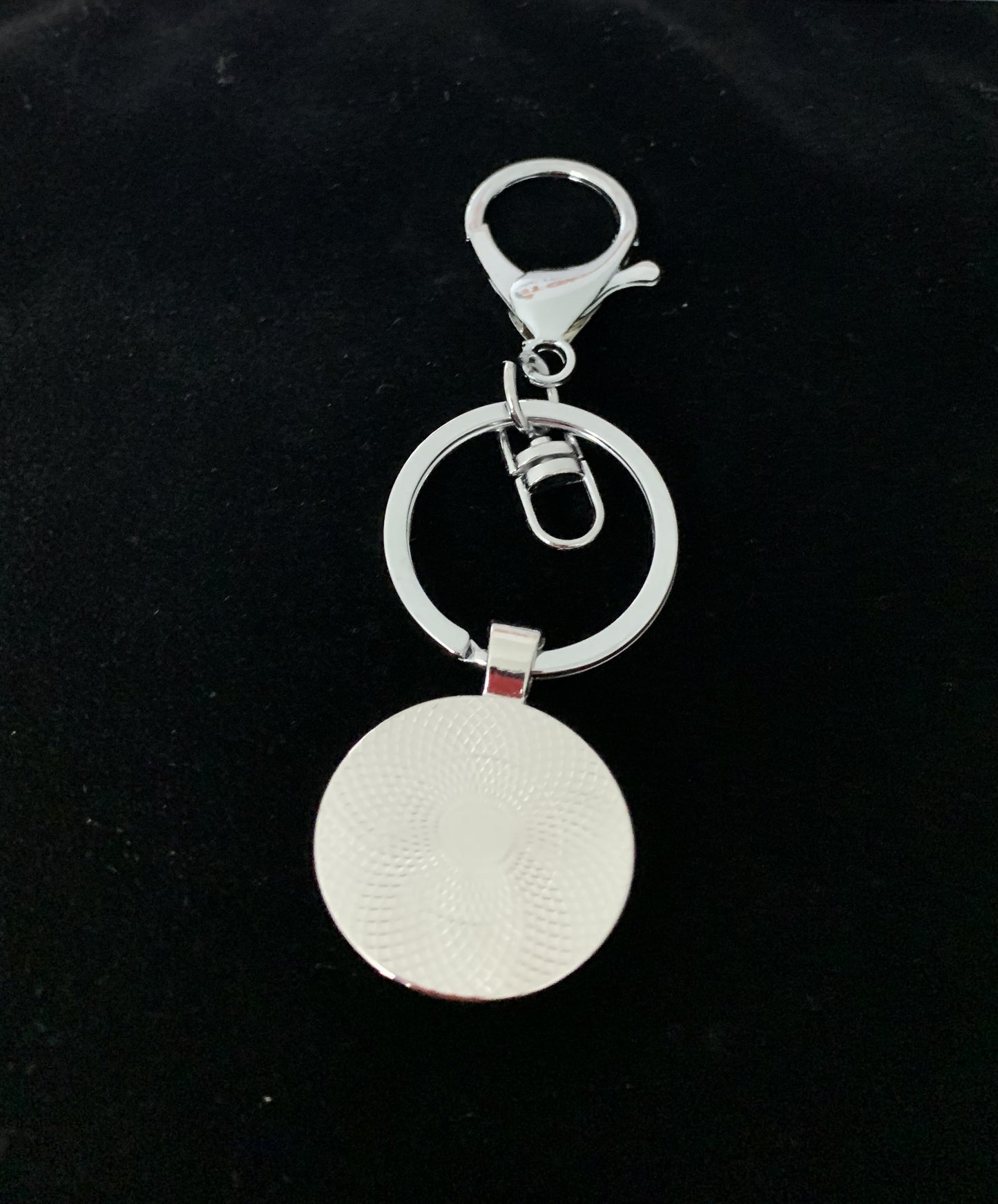 TRUMP 2024 KEYCHAIN RED WHITE AND BLUE